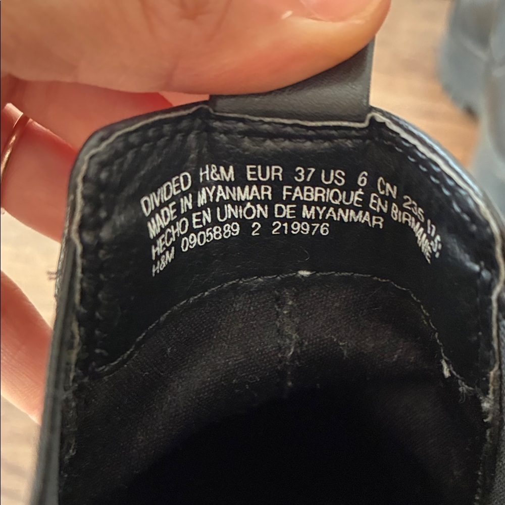 Chelsea Boots - Picture 4 of 4